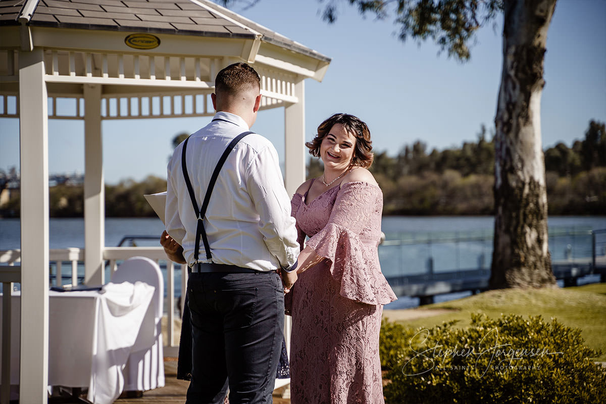 Alyce and Joshua's Yarrawonga / Mulwala  intimate elopement wedding | Yarrawonga / Mulwala Wedding Photographers | Yarrawonga-Mulwala-weddings-Alyce-Joshua-0017.jpg