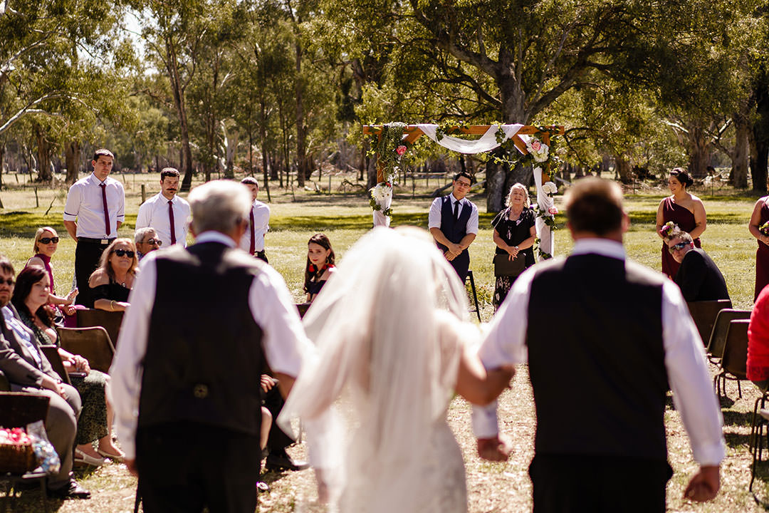 Sarah and Linden's Wedding at Oxley, Victoria | Wangaratta Wedding Photographers | Oxley-Victoria-King-Valley--weddings-Sarah-Linden-0013.jpg