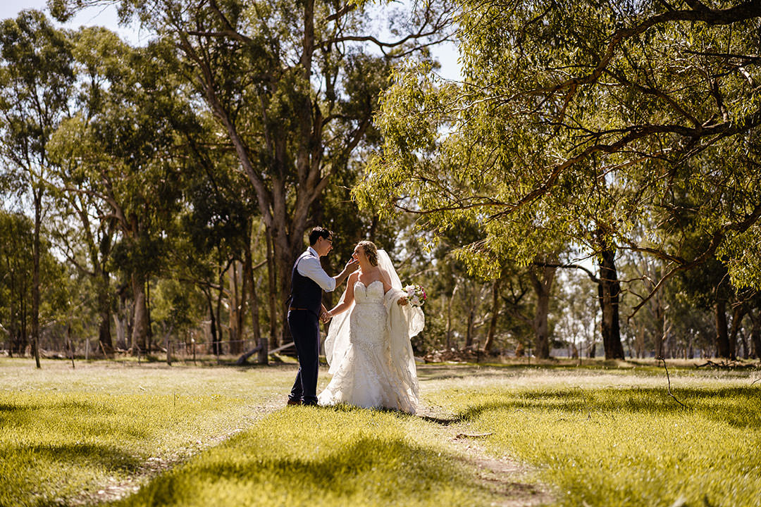 Sarah and Linden's Wedding at Oxley, Victoria | Wangaratta Wedding Photographers | Oxley-Victoria-King-Valley--weddings-Sarah-Linden-0024.jpg