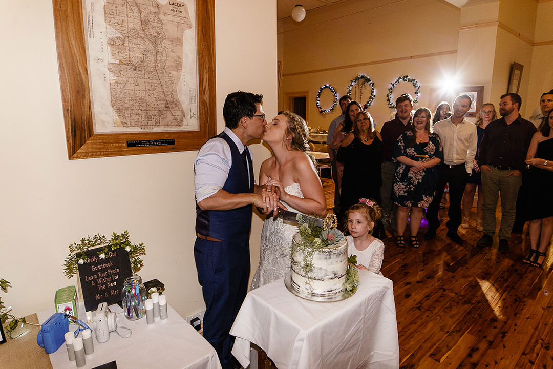 Sarah and Linden's Wedding at Oxley, Victoria | Wangaratta Wedding Photographers | Oxley-Victoria-King-Valley--weddings-Sarah-Linden-0050.jpg