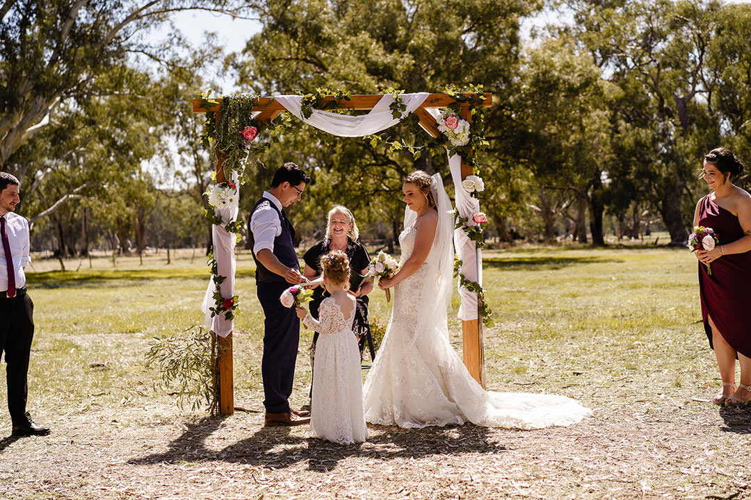 Sarah and Linden's Wedding at Oxley, Victoria | Wangaratta Wedding Photographers | Oxley-Victoria-King-Valley--weddings-Sarah-Linden-0015.jpg