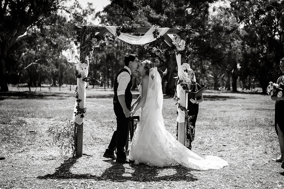 Sarah and Linden's Wedding at Oxley, Victoria | Wangaratta Wedding Photographers | Oxley-Victoria-King-Valley--weddings-Sarah-Linden-0017.jpg