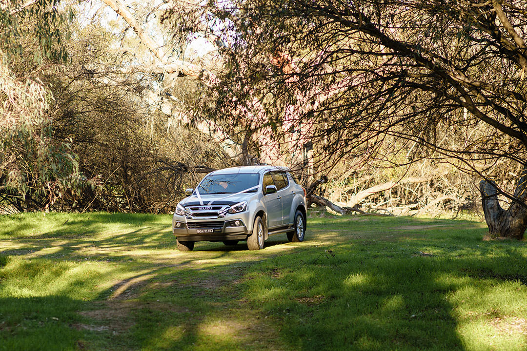 Kate and Danny's  Wedding at The Boat Shed Lake Hume | Albury Wedding Photographers  | Boat-Shed-Lake-Hume-Albury-Weddings-Kate-Danny-0003.jpg