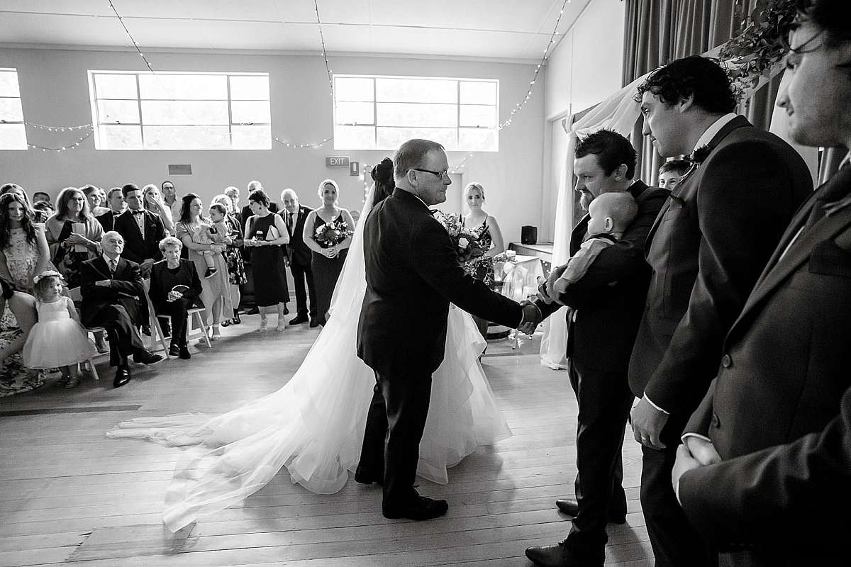 Stephanie and Matthew's wedding at Sandy Creek Victoria | Albury Wedding Photographers  | Sandy-Creek-Weddings-Stephanie-Matthew-0027.jpg