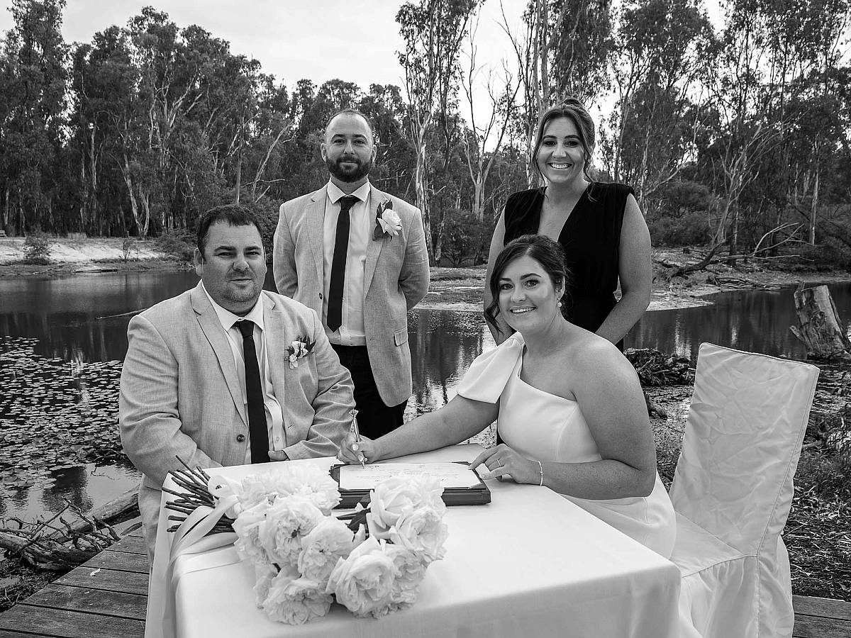 Sam & Louis’ Wedding at Yarrawonga Mulwala Golf Club Resort | Yarrawonga / Mulwala Wedding Photographers | Yarrawonga-Golf-Club-Resort-Weddings-Sam-Louis-0032.jpg