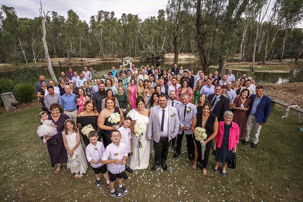 Sam & Louis’ Wedding at Yarrawonga Mulwala Golf Club Resort | Yarrawonga / Mulwala Wedding Photographers | Yarrawonga-Golf-Club-Resort-Weddings-Sam-Louis-0035.jpg