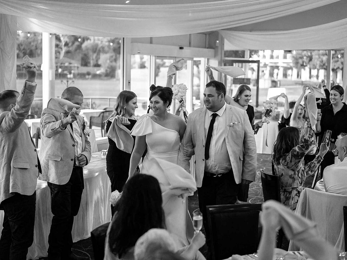 Sam & Louis’ Wedding at Yarrawonga Mulwala Golf Club Resort | Yarrawonga / Mulwala Wedding Photographers | Yarrawonga-Golf-Club-Resort-Weddings-Sam-Louis-0051.jpg