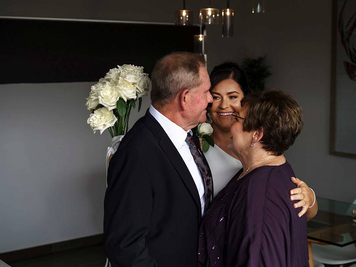 Sam & Louis’ Wedding at Yarrawonga Mulwala Golf Club Resort | Yarrawonga / Mulwala Wedding Photographers | Yarrawonga-Golf-Club-Resort-Weddings-Sam-Louis-0017.jpg