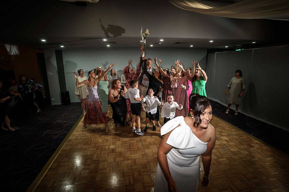 Sam & Louis’ Wedding at Yarrawonga Mulwala Golf Club Resort | Yarrawonga / Mulwala Wedding Photographers | Yarrawonga-Golf-Club-Resort-Weddings-Sam-Louis-0054.jpg