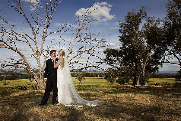 Lara and Tim's wedding at the Albury Club | Albury Wedding Photographers
