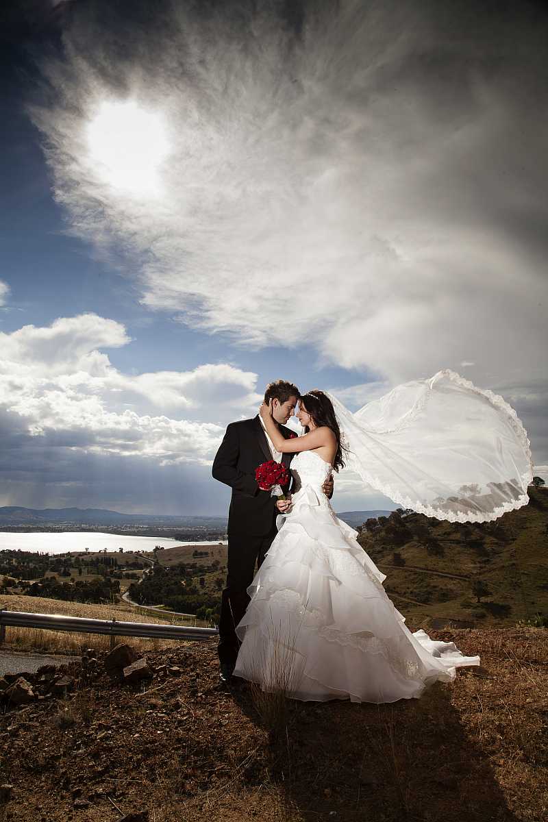 Tara and Travis  Wedding at The Boat Shed Lake Hume | Albury Wedding Photographers  | 00527.jpg