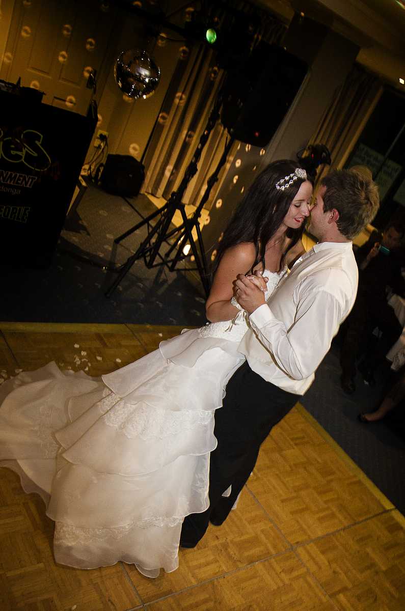 Tara and Travis  Wedding at The Boat Shed Lake Hume | Albury Wedding Photographers  | 00928.jpg