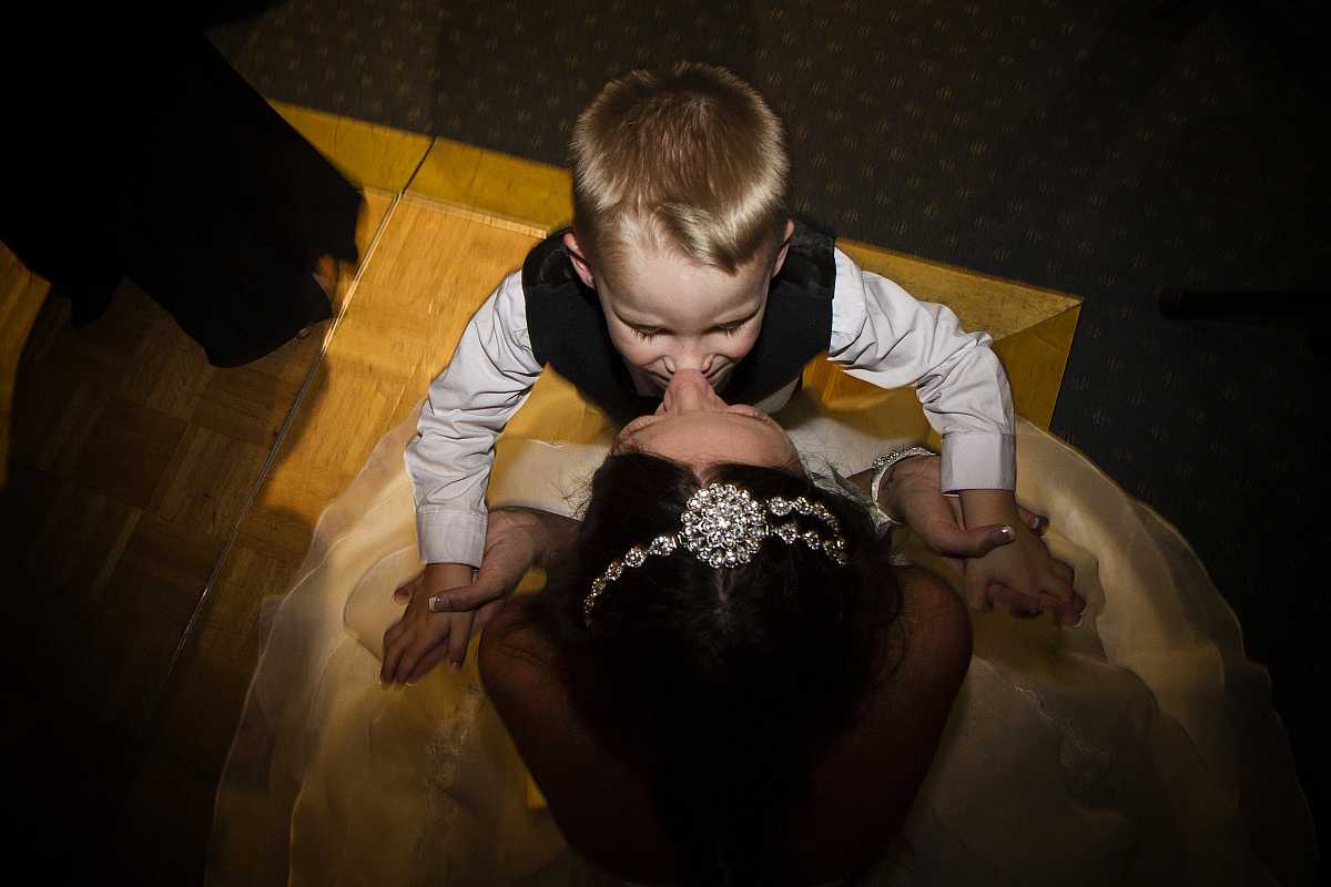 Tara and Travis  Wedding at The Boat Shed Lake Hume | Albury Wedding Photographers  | 01021.jpg