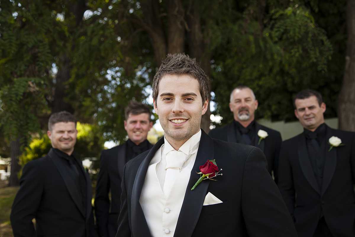 Tara and Travis  Wedding at The Boat Shed Lake Hume | Albury Wedding Photographers  | 00233.jpg