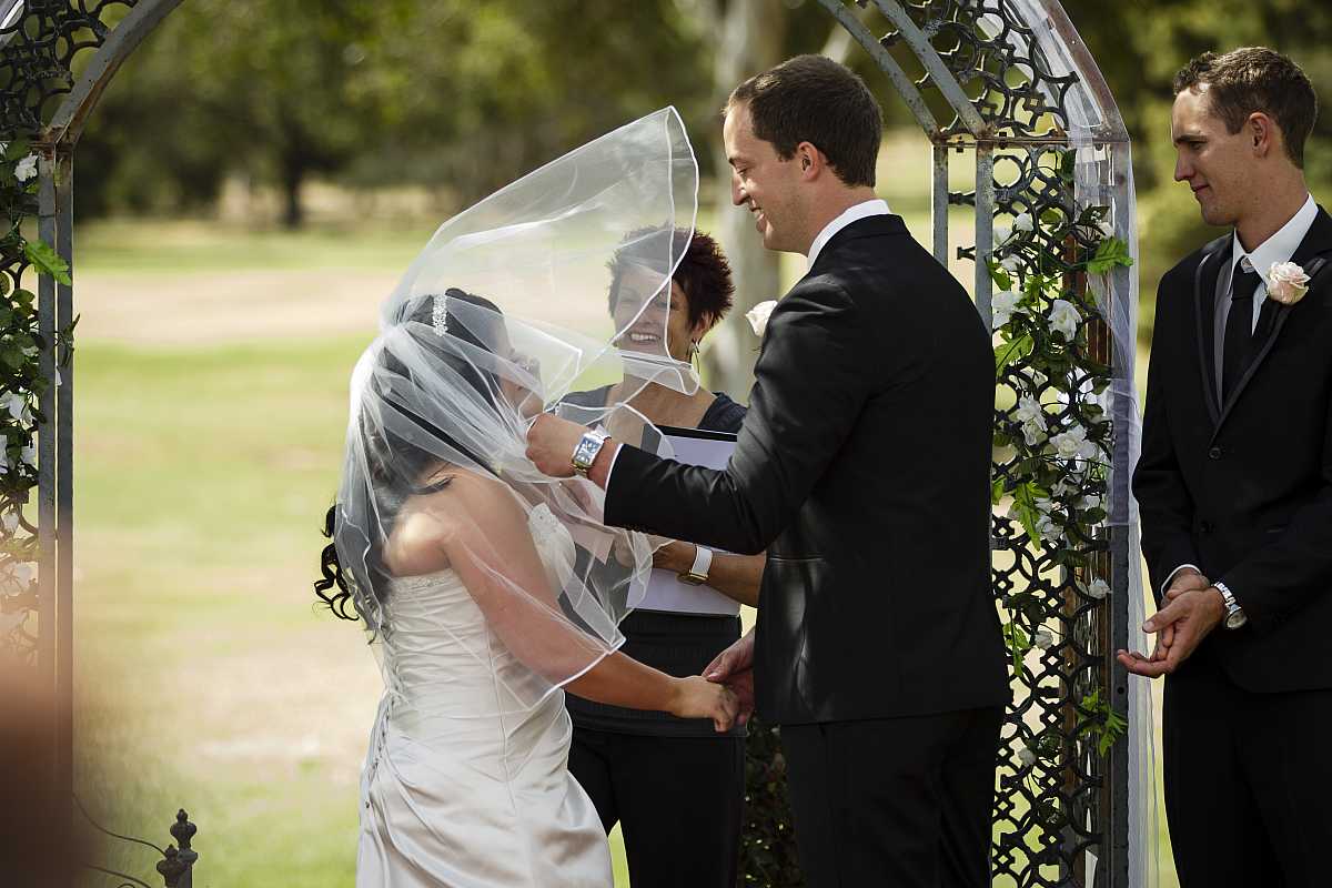 Sandi & Ryan’s Wedding at Yarrawonga Golf Club | Yarrawonga / Mulwala Wedding Photographers | 0284.jpg