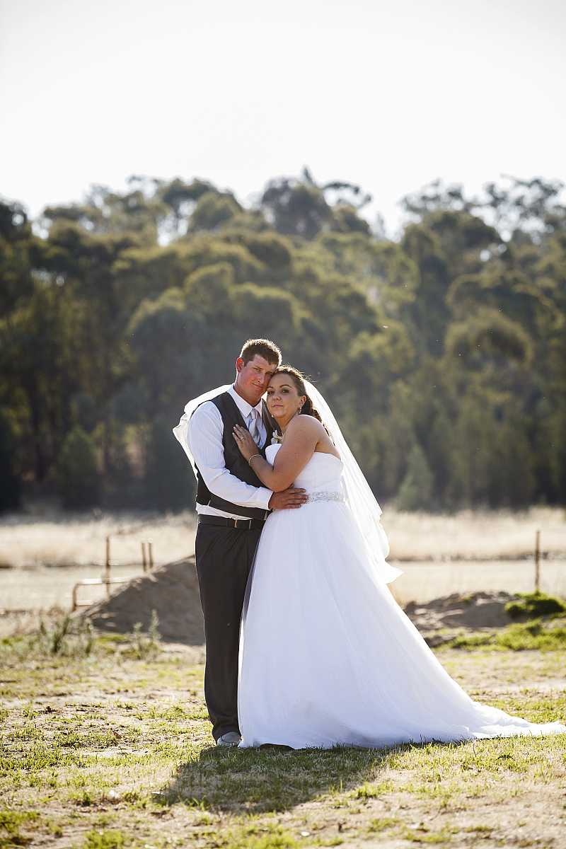 Sarah and Christopher's wedding at the Wagga City Golf Club  | Wagga Wagga Wedding Photographers  | 00697.jpg