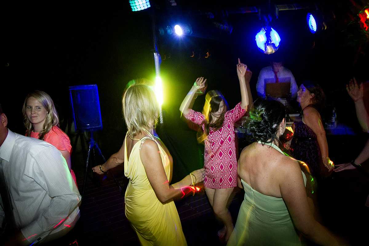 Sarah and Christopher's wedding at the Wagga City Golf Club  | Wagga Wagga Wedding Photographers  | 00927.jpg
