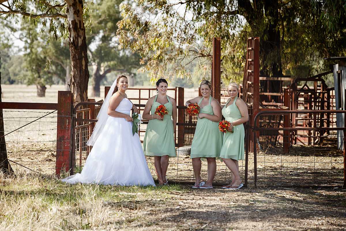 Sarah and Christopher's wedding at the Wagga City Golf Club  | Wagga Wagga Wedding Photographers  | 00519.jpg