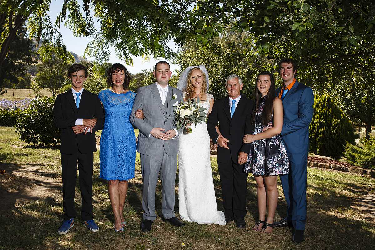 Melissa and Kane's Gypsy Gardens Wedding | Albury Wedding Photographers  | 0417.jpg