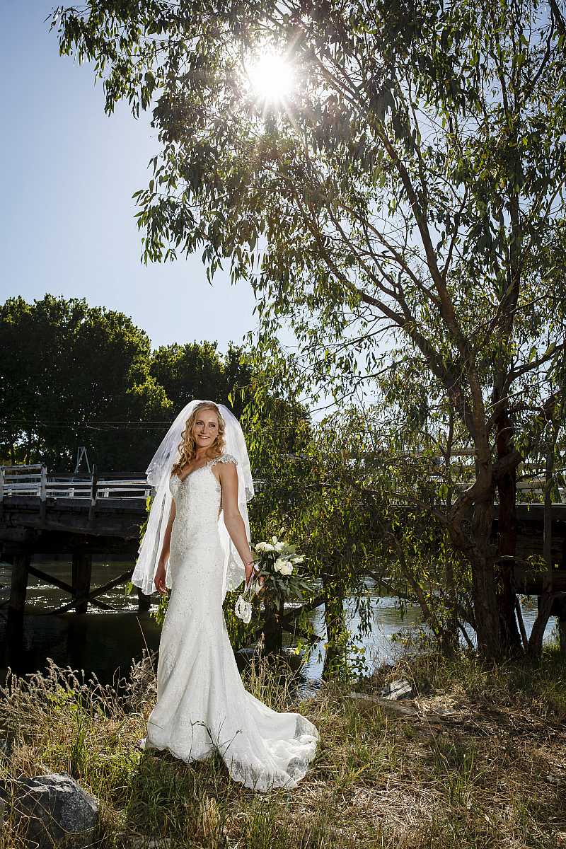 Melissa and Kane's Gypsy Gardens Wedding | Albury Wedding Photographers  | 0557.jpg
