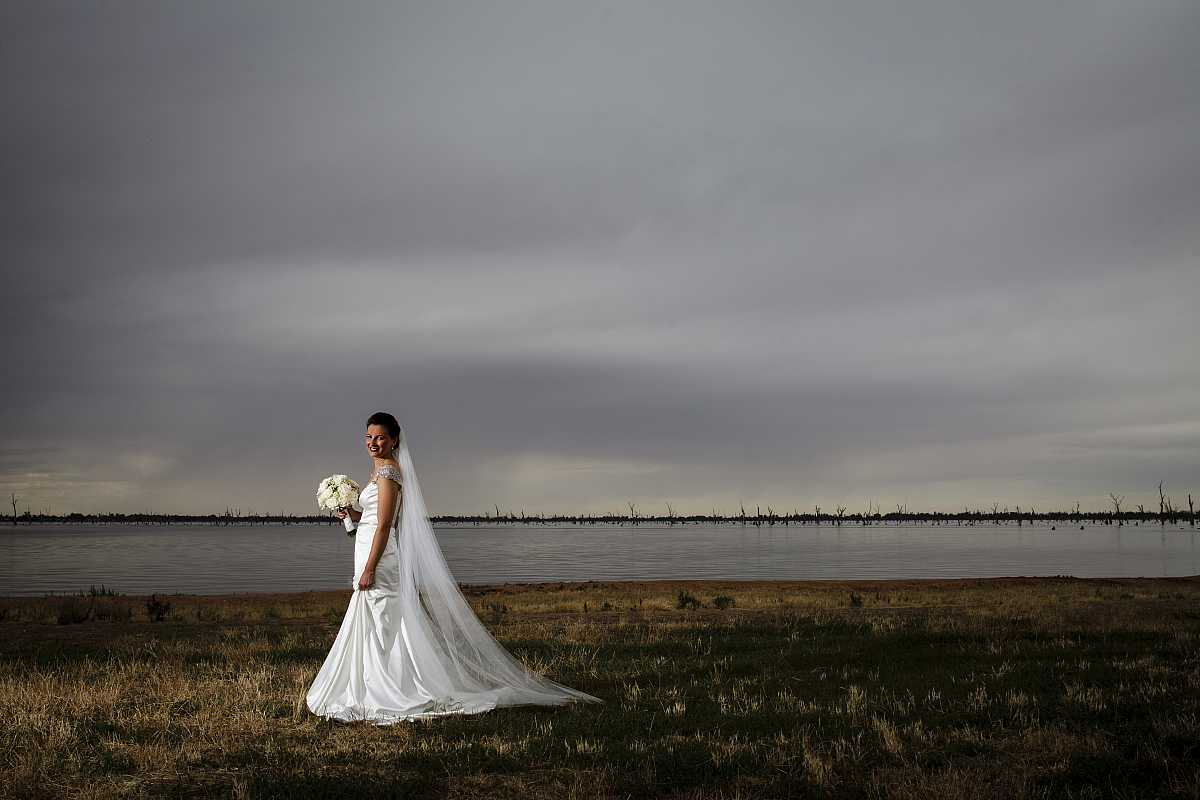 Lauren and Jason's wedding at Yarrawonga | Yarrawonga / Mulwala Wedding Photographers | 0776.jpg