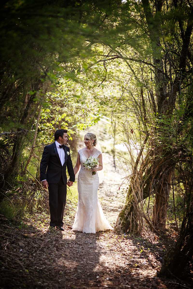 Emma and Clint's wedding at the Mitta Mitta Pub | Mitta Mitta wedding photographers  | 00429.jpg
