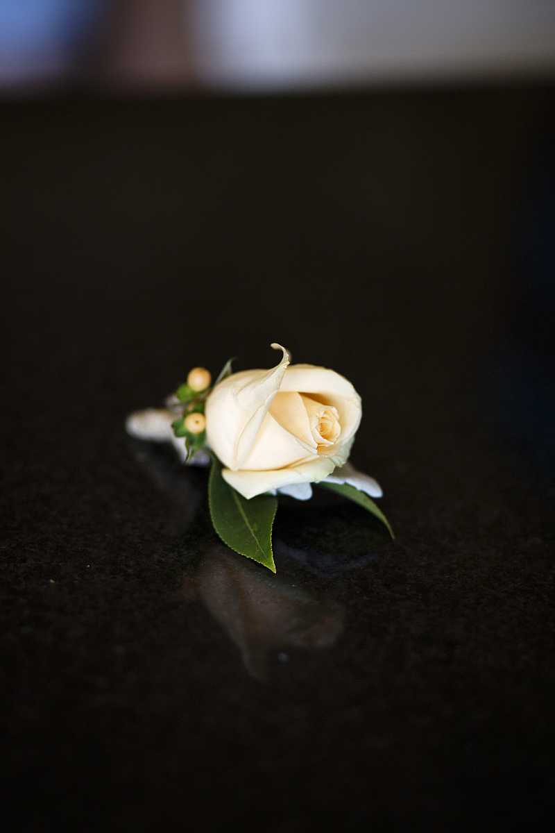 Leanne & Andrew’s Wedding at Yarrawonga Golf Club Resort | Yarrawonga / Mulwala Wedding Photographers | 00011.jpg