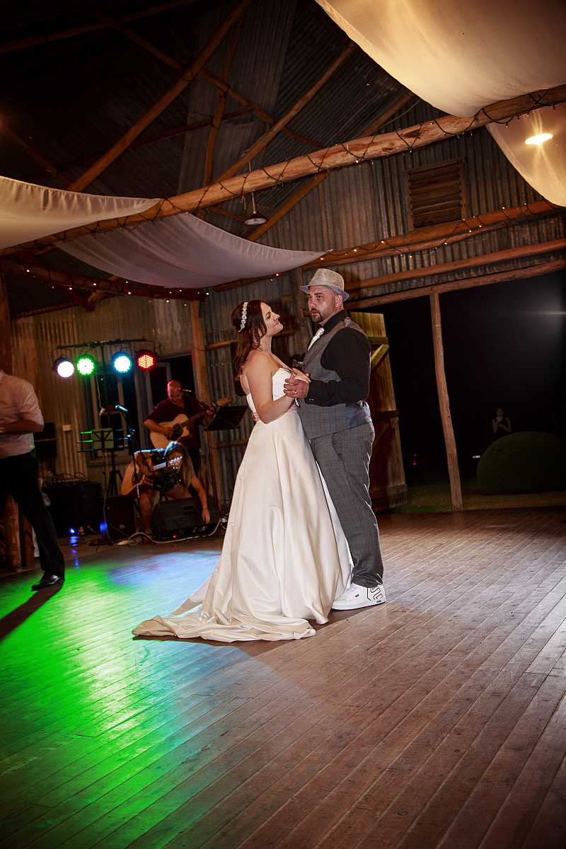 Jacqueline & Jarratt's Peregrines Table Top Mountain Wedding | Albury Wedding Photographers | 00838.jpg