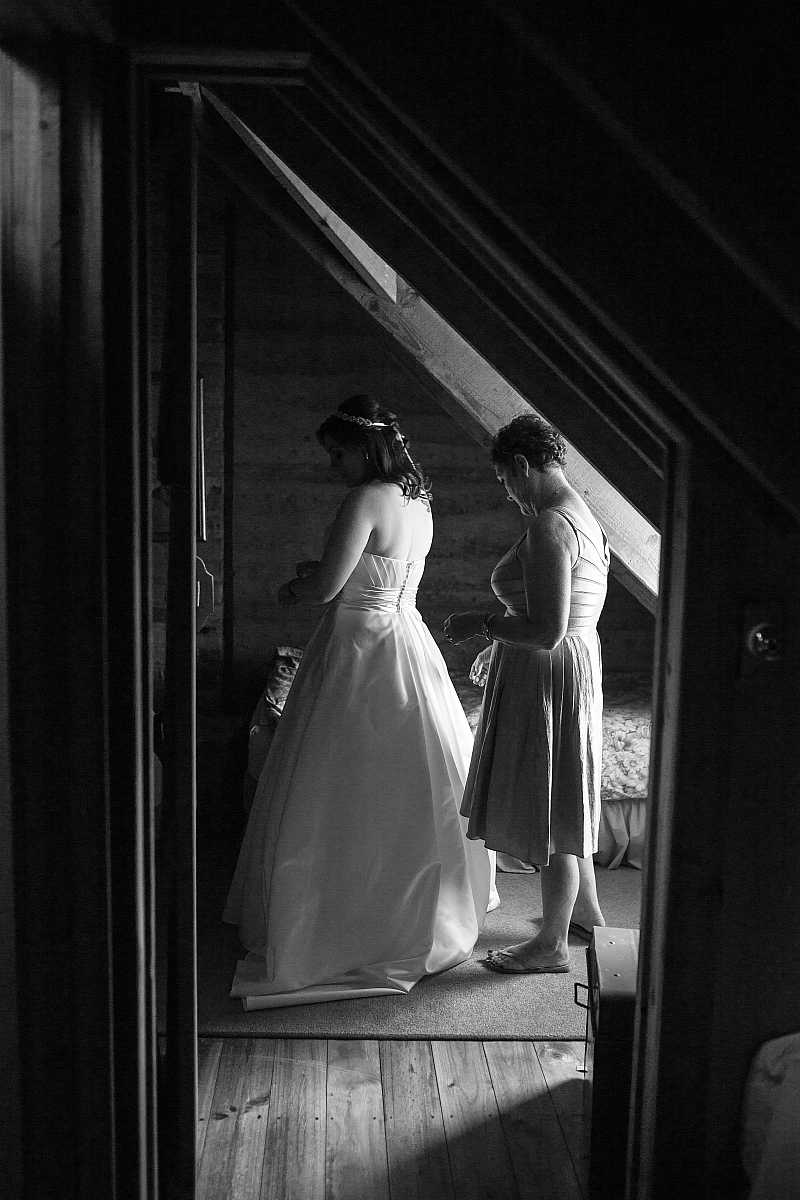Jacqueline & Jarratt's Peregrines Table Top Mountain Wedding | Albury Wedding Photographers | 00115.jpg