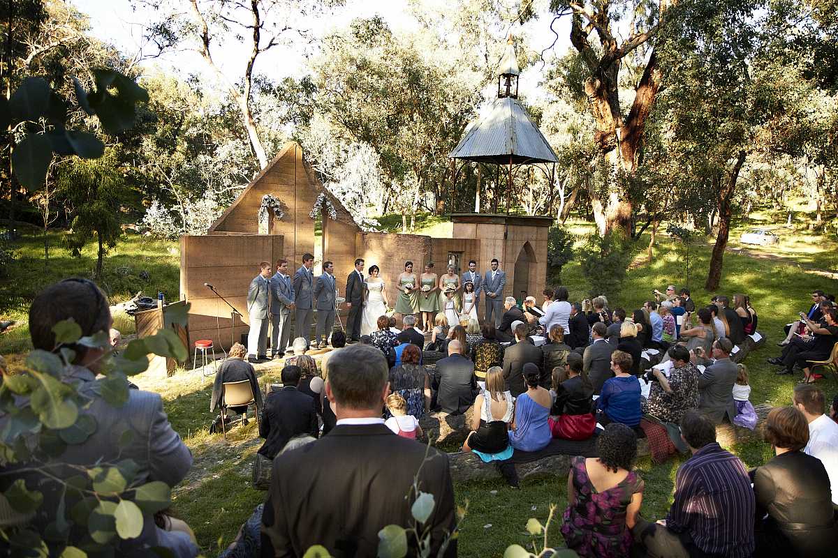 Milina and Grant's Peregrines at table Top Wedding | Albury Wedding Photographers | 16.04.2011.00354.jpg