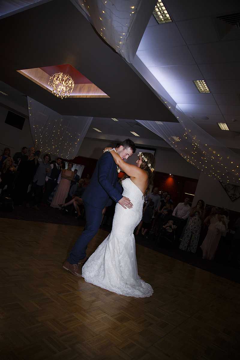 Leanne & Andrew’s Wedding at Yarrawonga Golf Club Resort | Yarrawonga / Mulwala Wedding Photographers | 00889.jpg