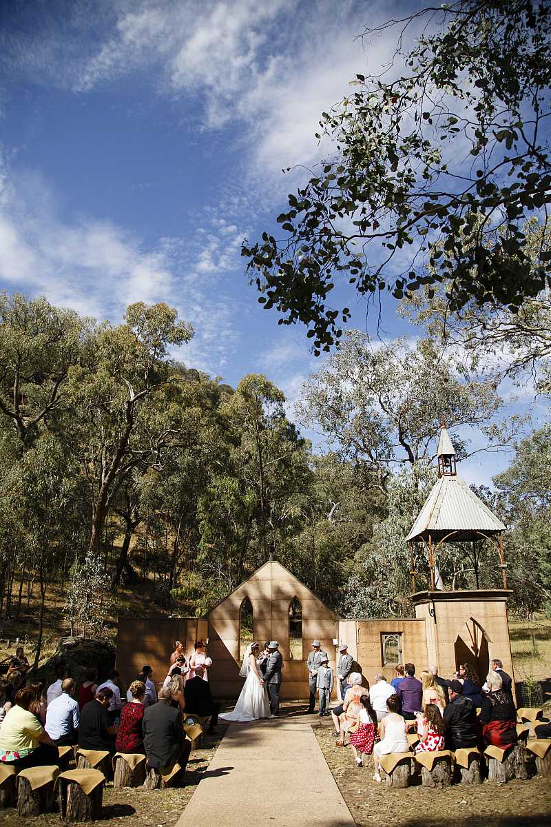 Jacqueline & Jarratt's Peregrines Table Top Mountain Wedding | Albury Wedding Photographers | 00358.jpg