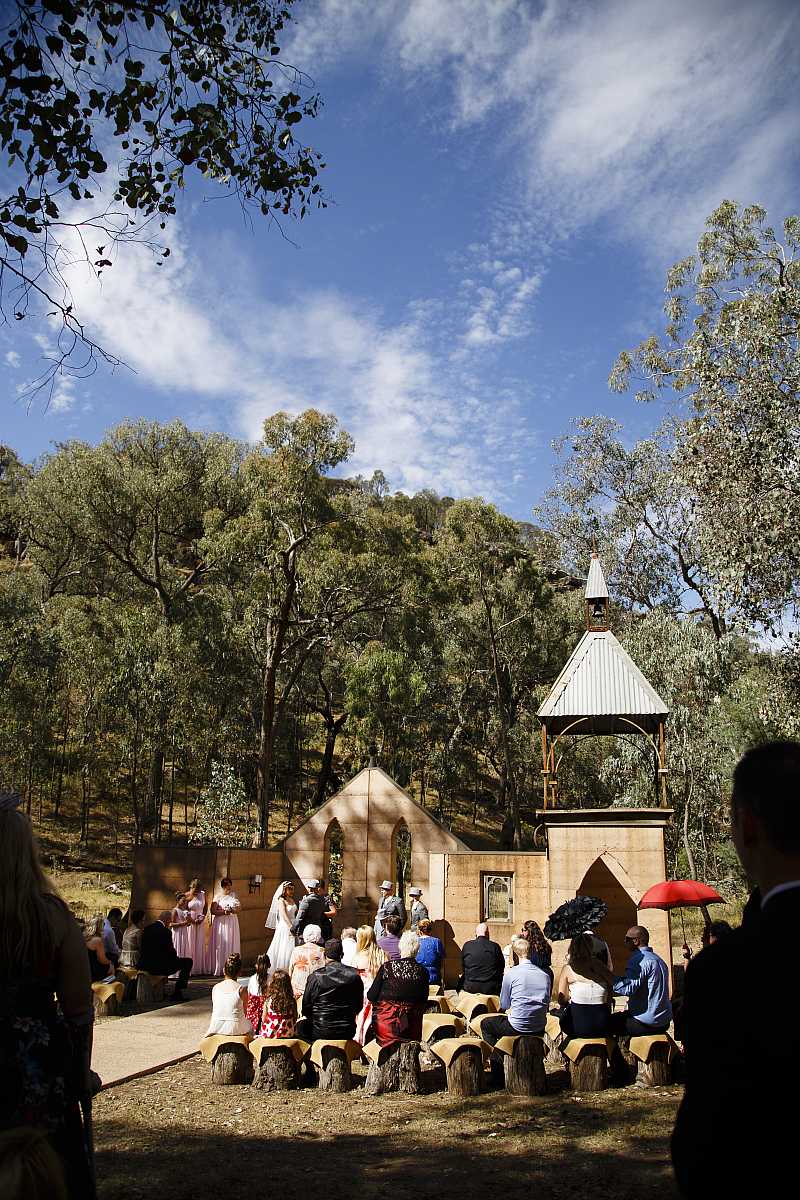 Jacqueline & Jarratt's Peregrines Table Top Mountain Wedding | Albury Wedding Photographers | 00355.jpg