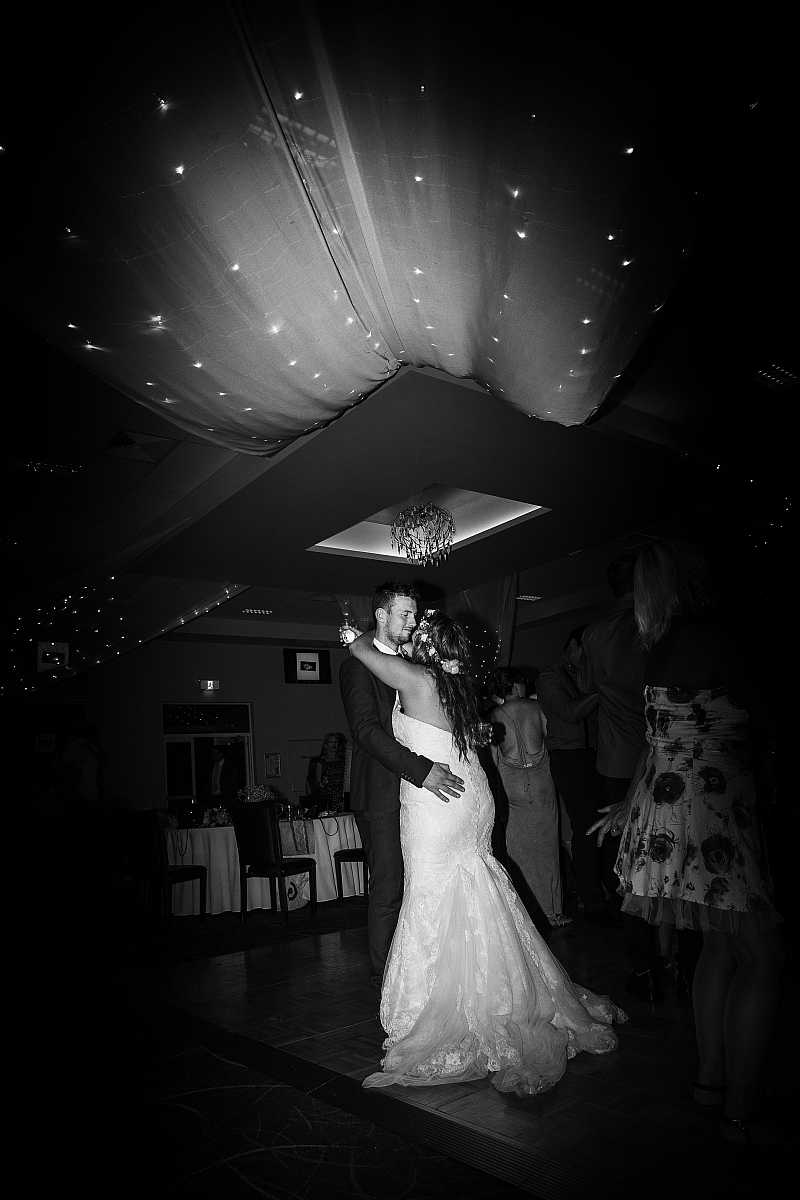 Leanne & Andrew’s Wedding at Yarrawonga Golf Club Resort | Yarrawonga / Mulwala Wedding Photographers | 01070.jpg