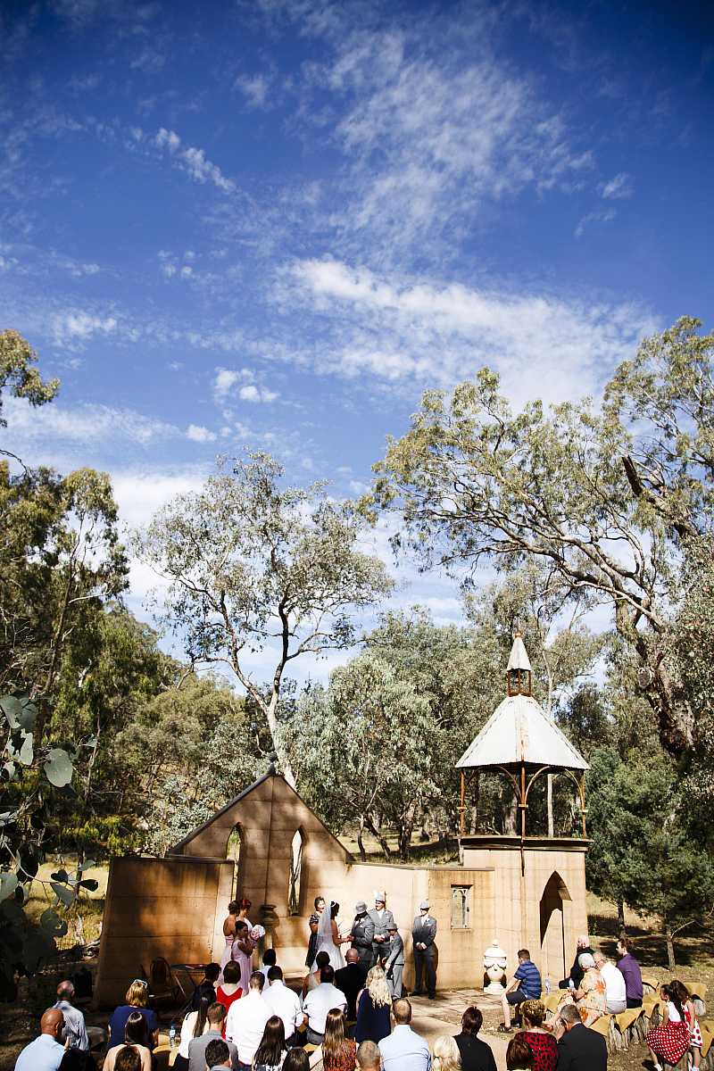 Jacqueline & Jarratt's Peregrines Table Top Mountain Wedding | Albury Wedding Photographers | 00402.jpg