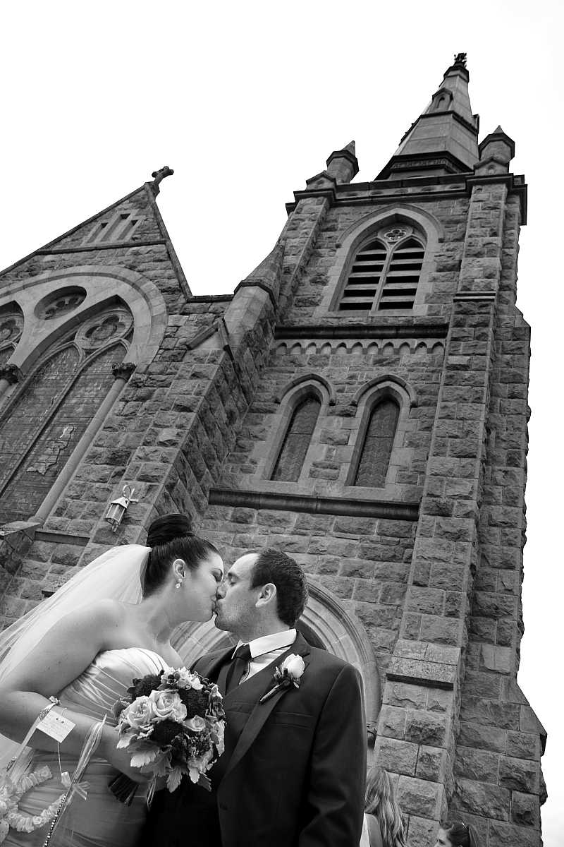 Georgia and Aaron's wedding at All Saints Estate | Rutherglen Wedding Photographers  | elliot0405.jpg