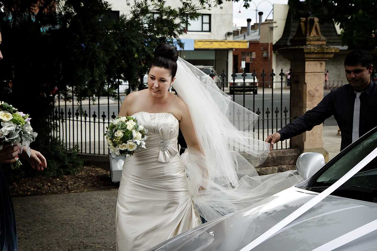 Georgia and Aaron's wedding at All Saints Estate | Rutherglen Wedding Photographers  | elliot0255.jpg
