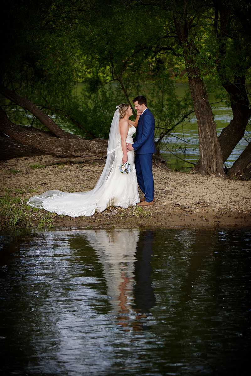 Samantha & Tom's wedding at Willowbank Events Albury | Albury Wedding Photographers  | 00521.jpg