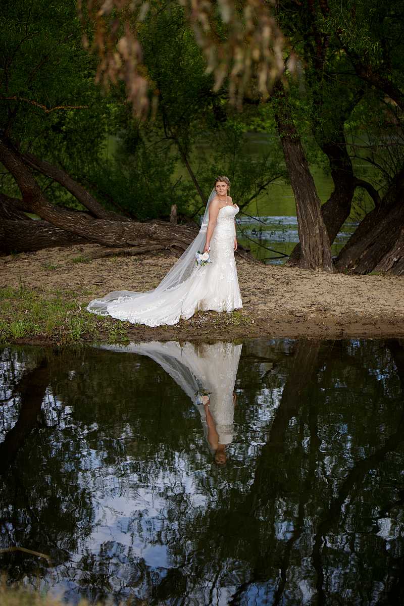 Samantha & Tom's wedding at Willowbank Events Albury | Albury Wedding Photographers  | 00520.jpg