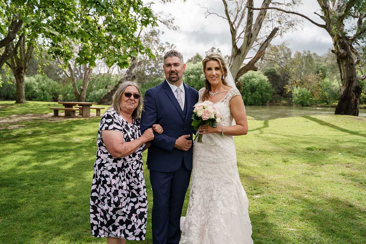 Bron and Joel's wedding at Noreuil Park Albury | Albury Wedding Photographers  | 00424.jpg