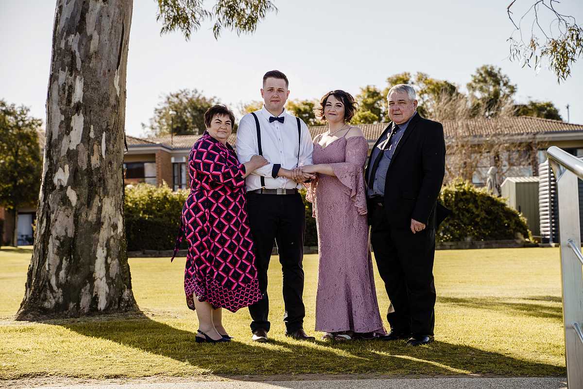 Alyce and Joshua's Yarrawonga / Mulwala  intimate elopement wedding | Yarrawonga / Mulwala Wedding Photographers | 00177.jpg