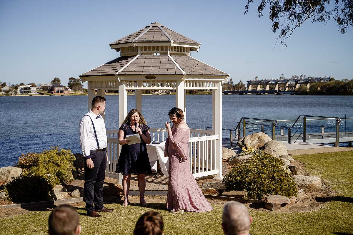 Alyce and Joshua's Yarrawonga / Mulwala  intimate elopement wedding | Yarrawonga / Mulwala Wedding Photographers | 00077.jpg