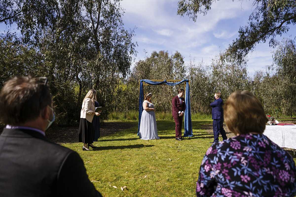 Laura and Marks wedding at Sumsion Gardens Wodonga | Wodonga Wedding Photographers  | 00285.jpg