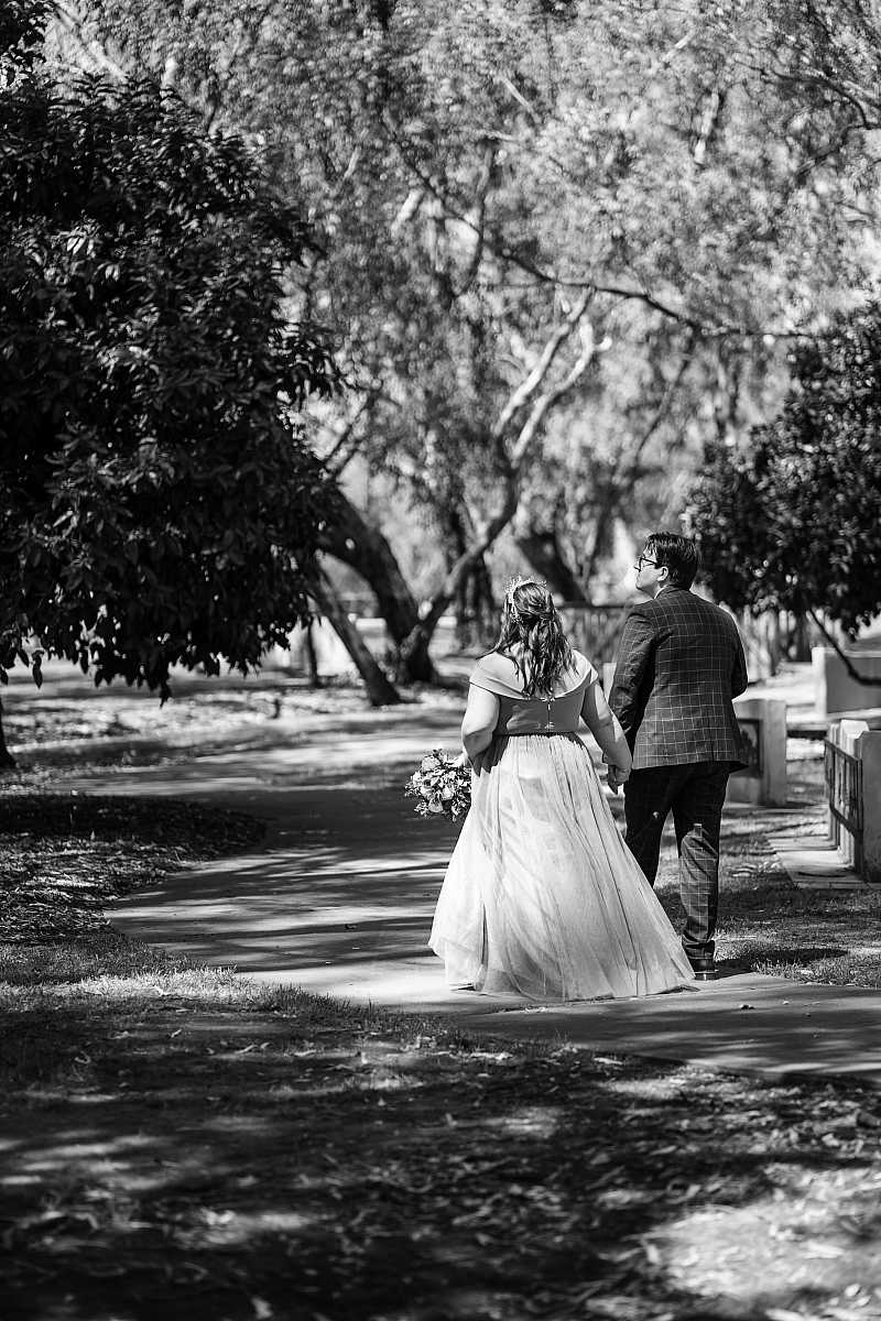 Laura and Marks wedding at Sumsion Gardens Wodonga | Wodonga Wedding Photographers  | 00872.jpg