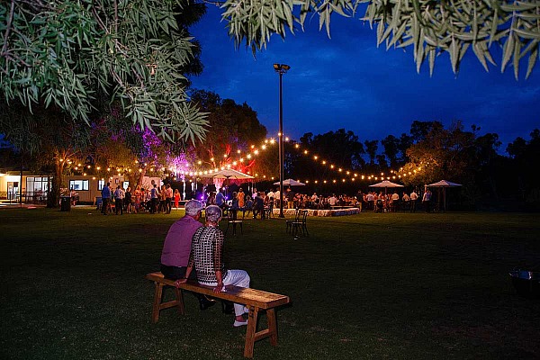 How Much Time Do You Really Need a Wedding Photographer?